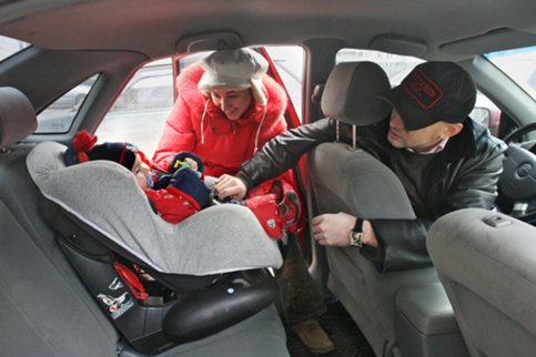 Верховный суд напомнил ГИБДД правила перевозки детей в машине